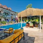 Hotel Casablanca *